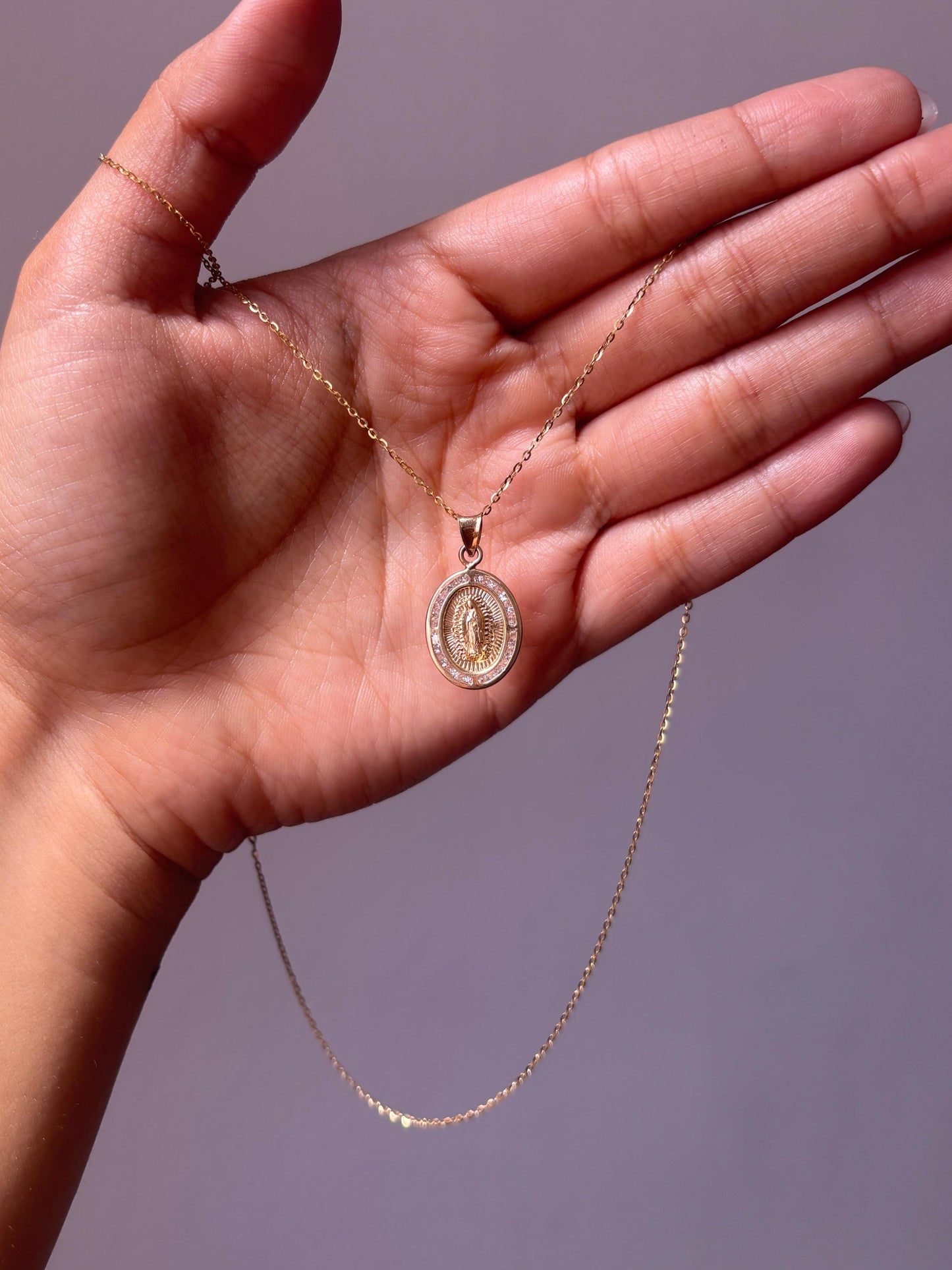 Medalla Virgen Zirconias