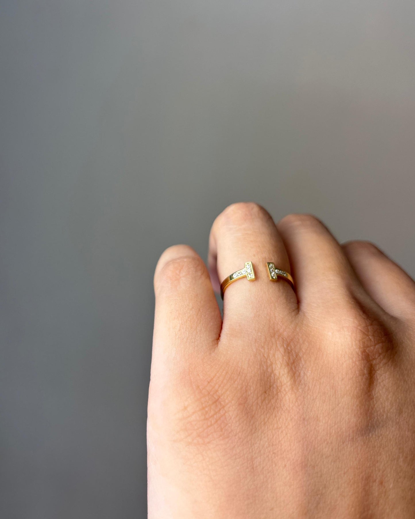 Anillo con Zirconias